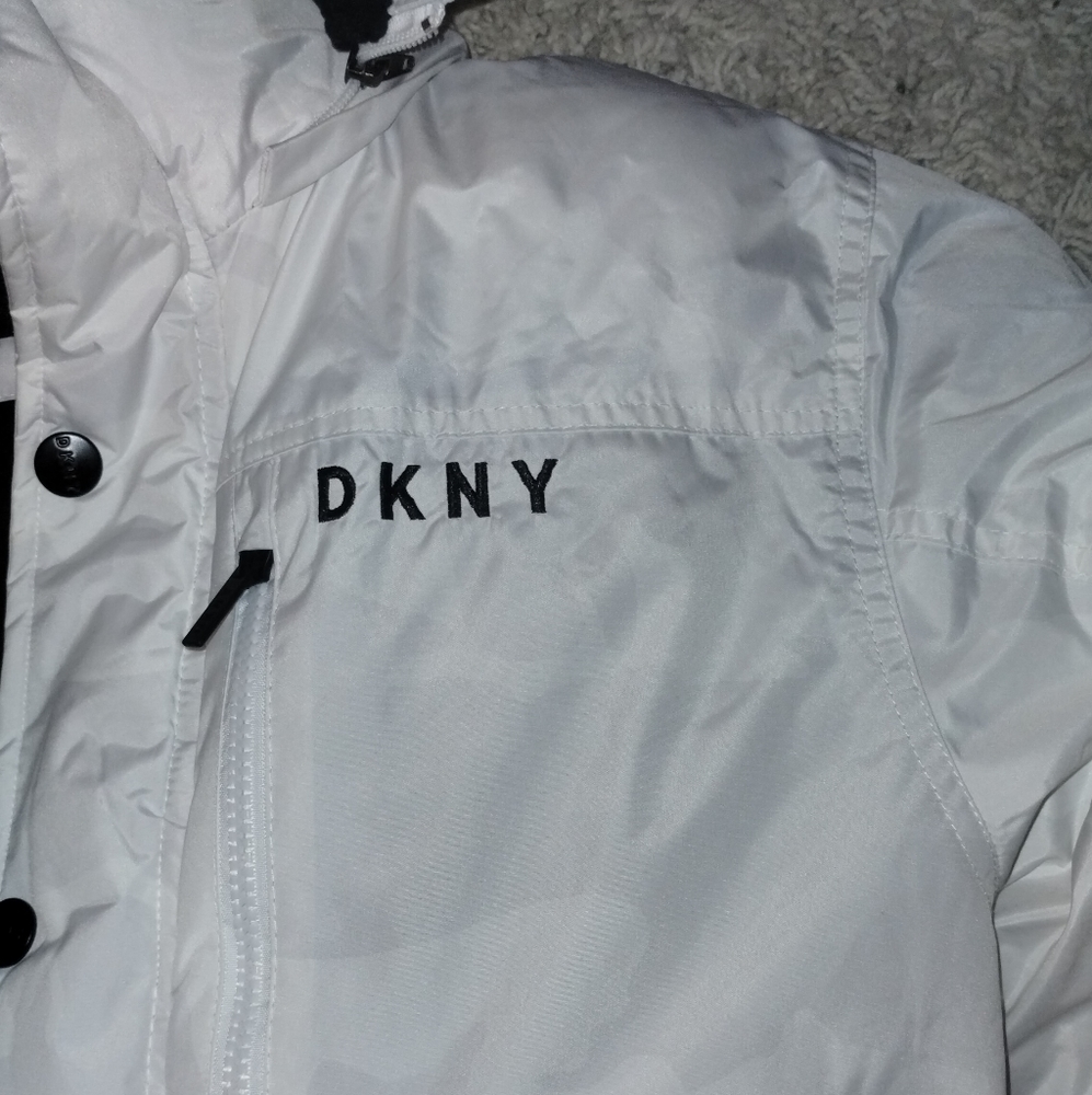 DKNY XL 18/20 Goose - Picture 2 of 5